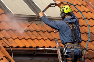 Démoussage et hydrofuge de toiture au Ménil-de-Briouze